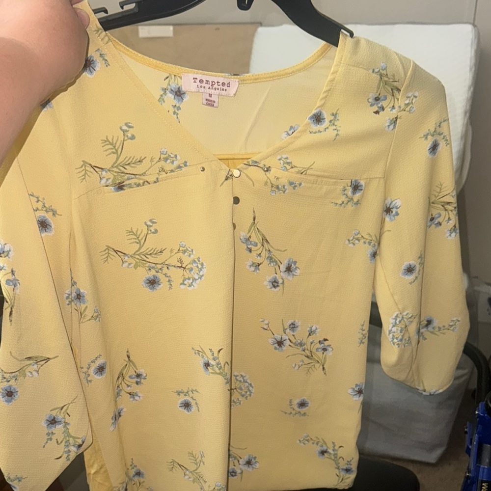 🩵Tempted Yellow and Blue Tie Front 3/4 Sleeve Blouse